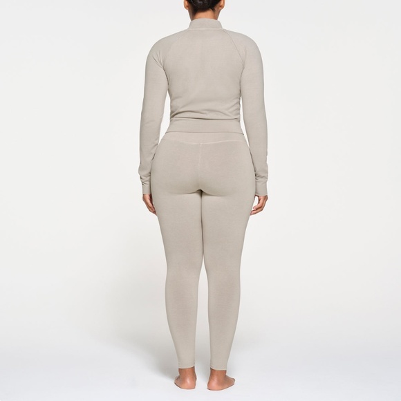 Skims Outdoor Track Jacket Stone Size Medium - Picture 4 of 9